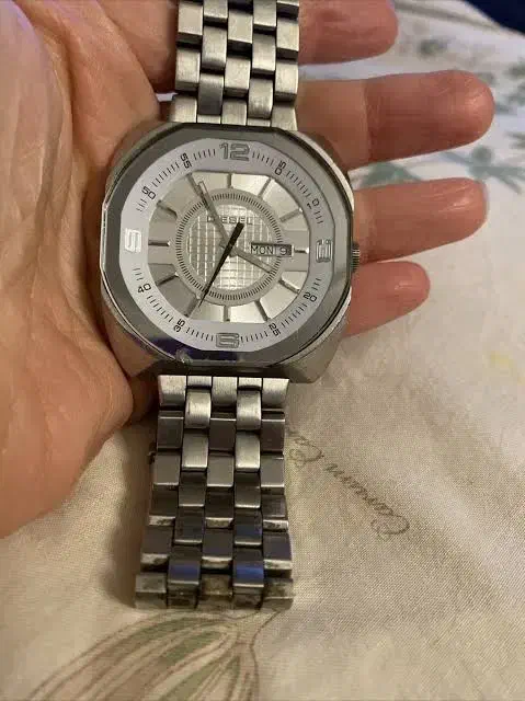 ساعت دیزل diesel(ا گ ه د ا ر ی پ ی ا م ب د ه)|ساعت|تهران, دکتر هوشیار|دیوار