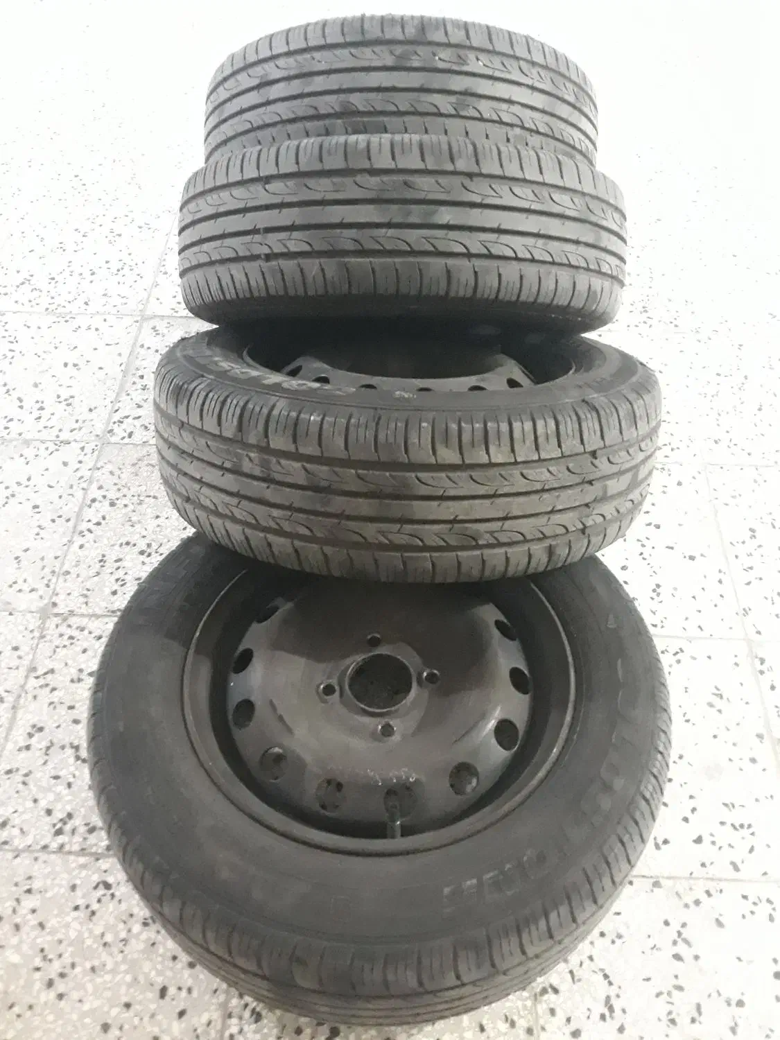 لاستیک ۱۸۵  ۶۵  ۱۴|قطعات یدکی و لوازم جانبی|تربتحیدریه, آغوی|دیوار