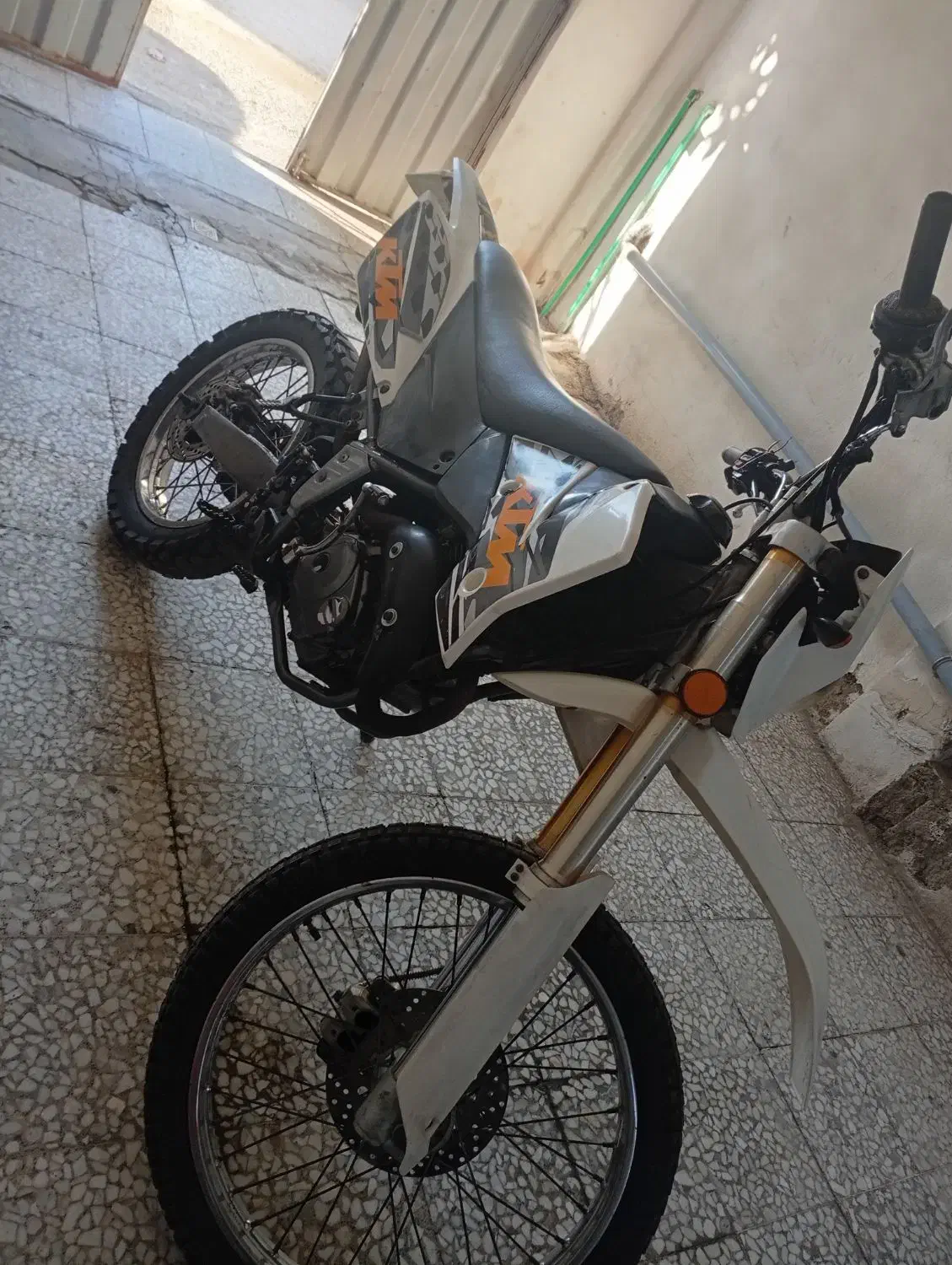 تریل فلات طرح کی تی ام مدل۹۰|موتورسیکلت|لنگرود, |دیوار