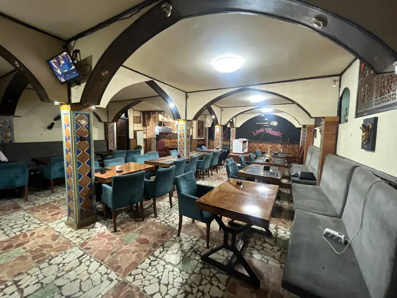 280 متر سفره خانه سنتی با جواز و وسایل|اجارهٔ مغازه و غرفه|تهران, میدان ولیعصر|دیوار