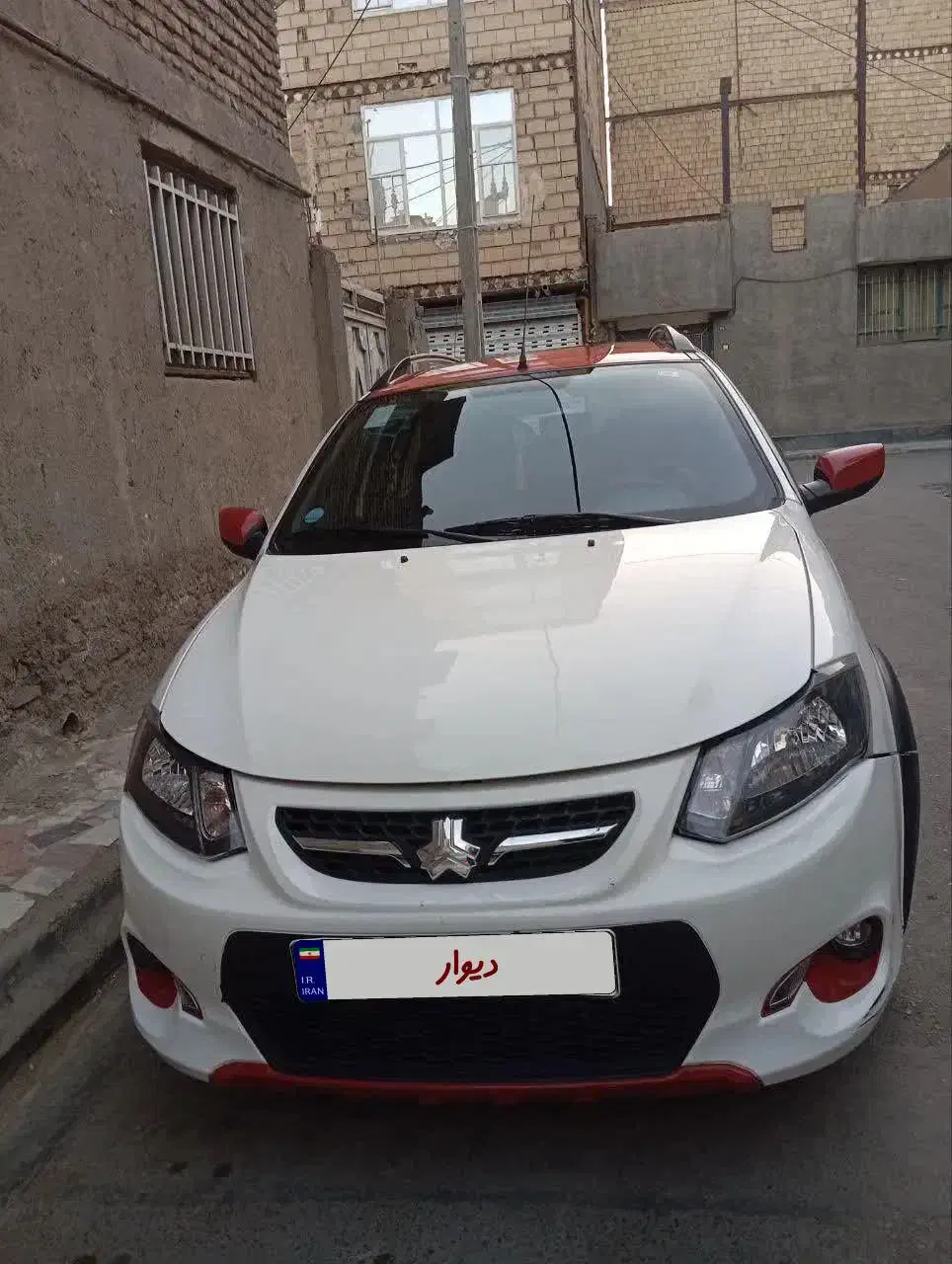 کوئیک R سفید قرمز ۱۴۰۲|خودرو سواری و وانت|مشهد, توس (بلوار توس)|دیوار