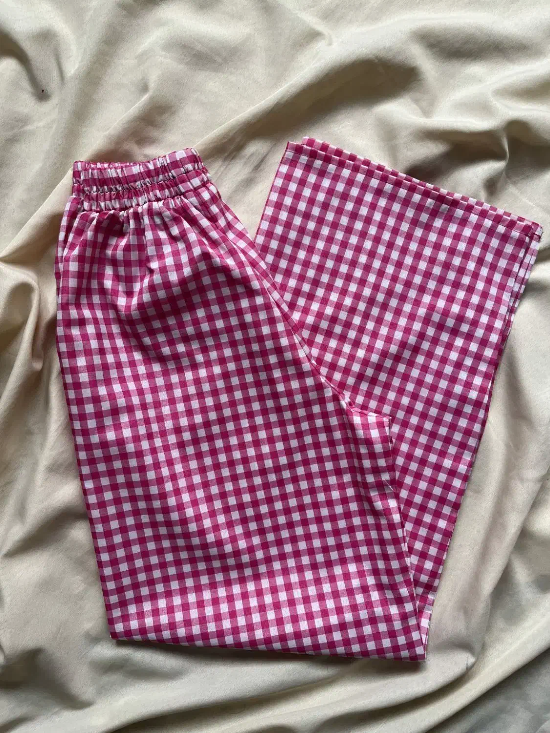 دوخت لباس|لباس|بجنورد, |دیوار