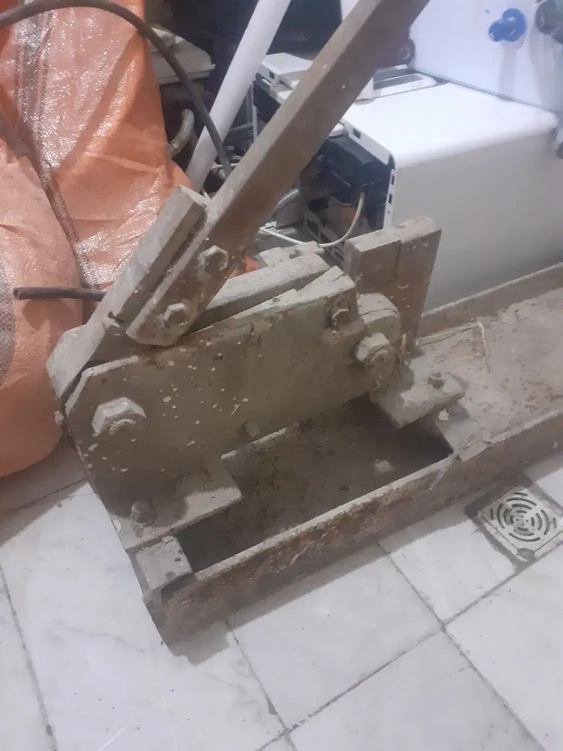 قیچی میلگردبر غول پیکر|ابزارآلات|اقبالیه, |دیوار