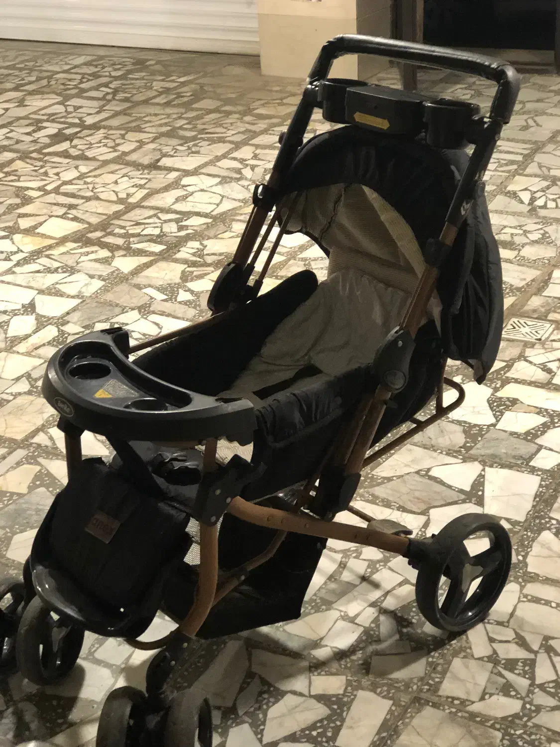 کالسکه یک تومن|کالسکه و لوازم جانبی|رشت, رشتیان|دیوار