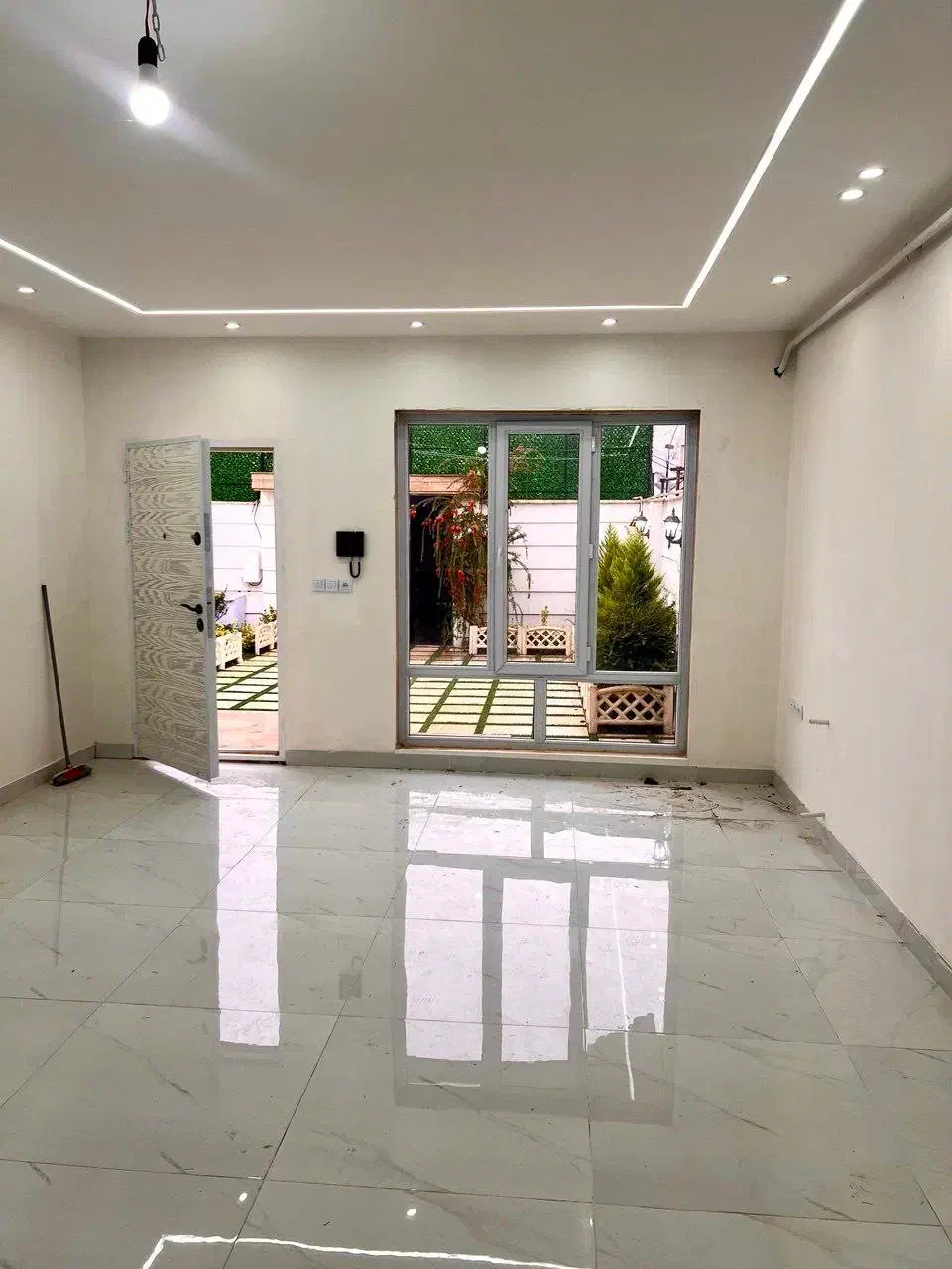 ویلا ۲۰۰ متری سندار در زیباکنار(شخصی)|فروش خانه و ویلا|رشت, سعدی (تختی)|دیوار