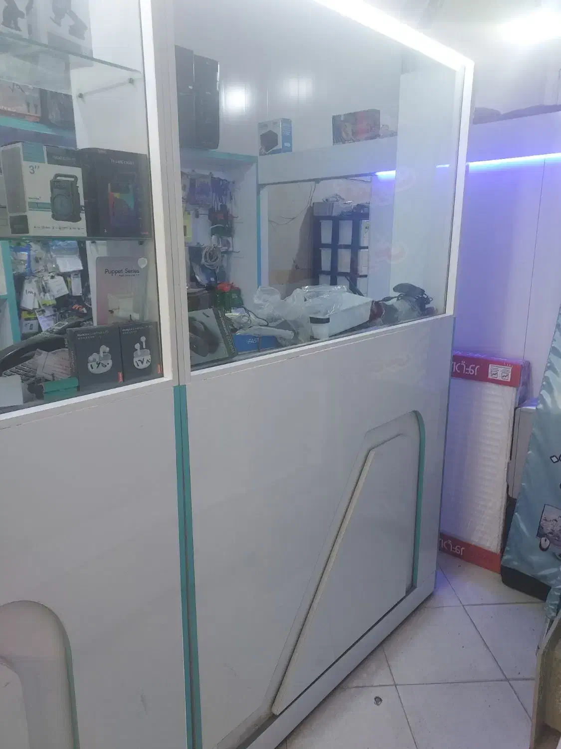 پیشخوان و میز کامپیوتر|مبلمان اداری|پرند, فاز ۲|دیوار