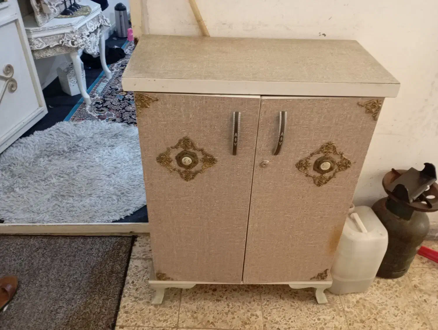 جاکفشی سالم|جاکفشی، کمد، دراور|دزفول, |دیوار