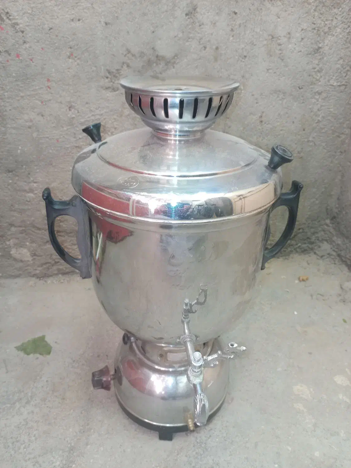 دوعددسماورسالم|سماور، چایساز، قهوهساز|قروه, |دیوار