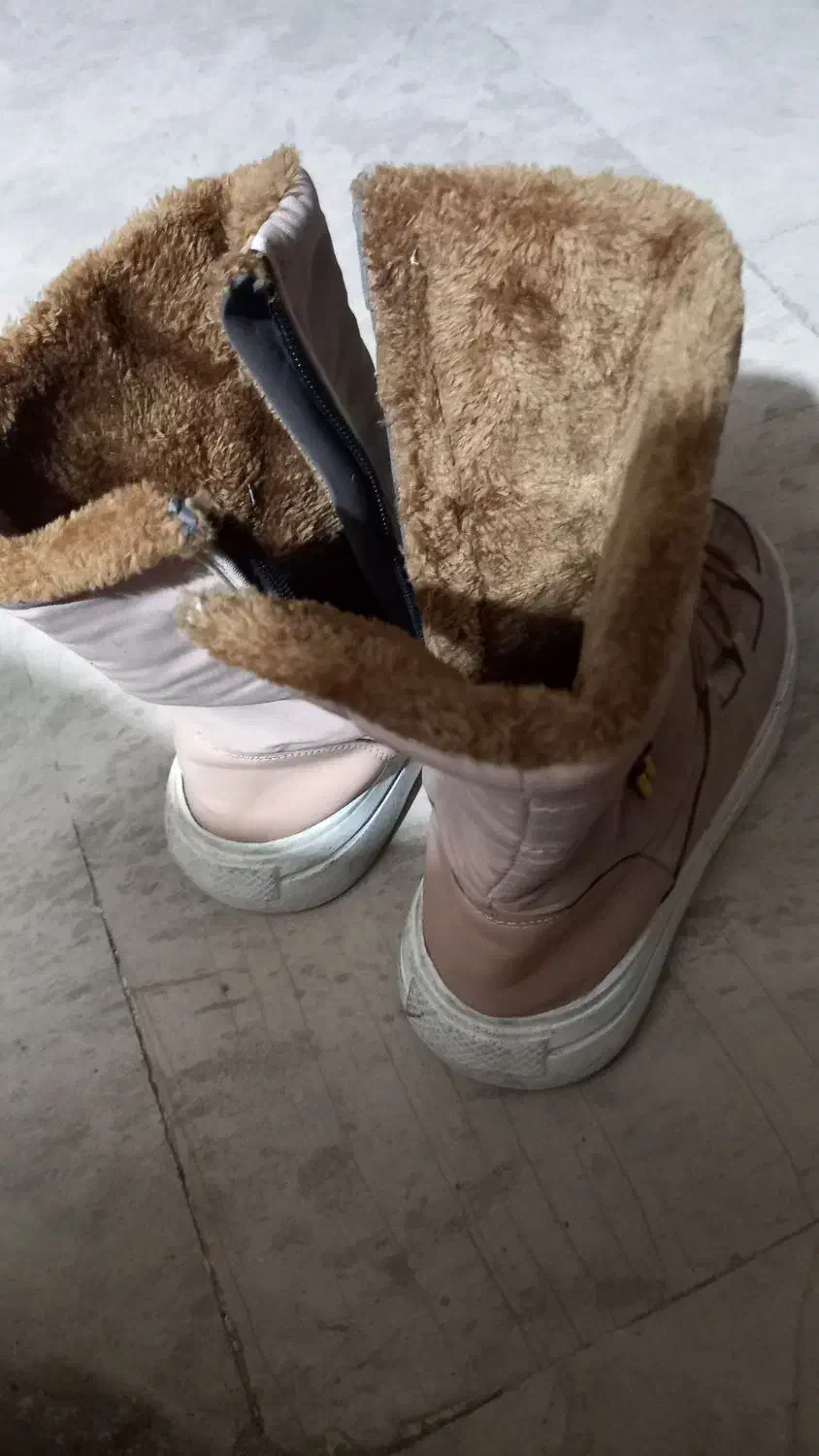 بوت دخترانه|کیف، کفش، کمربند|بومهن, |دیوار