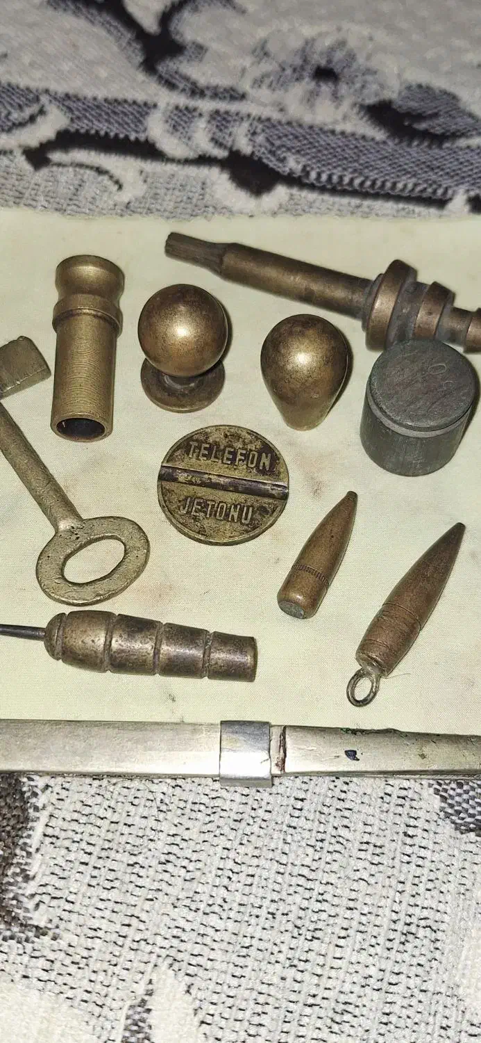 وسایل قدیمی برنجی آنتیک|کلکسیون اشیاء عتیقه|اردبیل, |دیوار