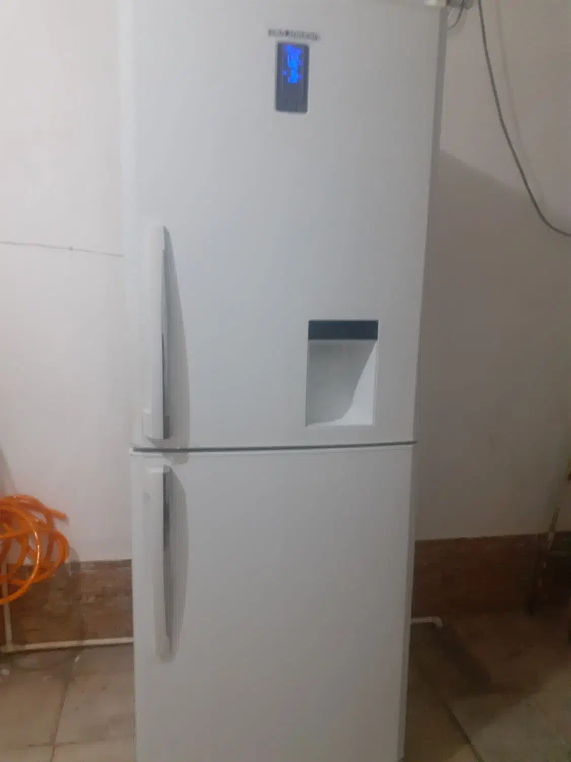 یخچال وتلوزیون|یخچال و فریزر|سبزوار, باهنر|دیوار