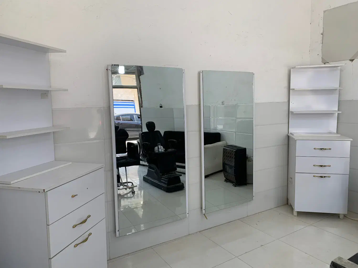 ۲عدد آینه بزرگ با این ۲کمد آرایشگری|آرایشگاه و سالن‌های زیبایی|پیرانشهر, |دیوار