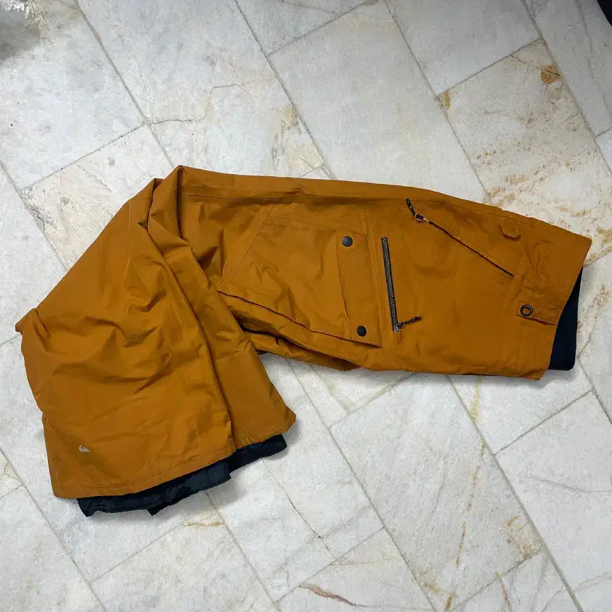 * ست اسکی *|ورزش‌های زمستانی|تهران, حسین‌آباد|دیوار