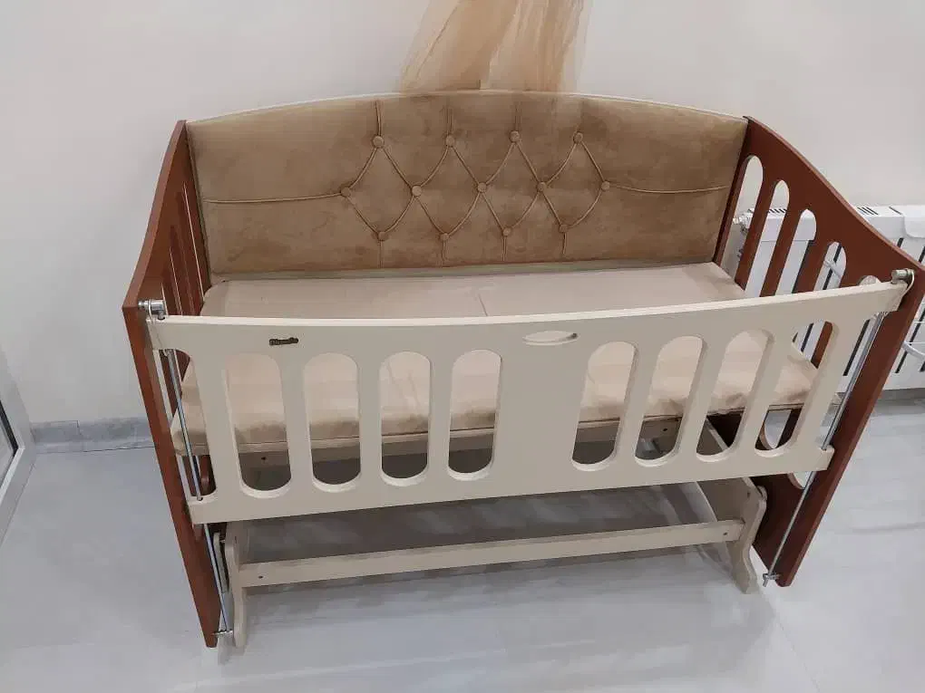 گهواره نوزاد|تخت و صندلی بچه|بروجرد, |دیوار