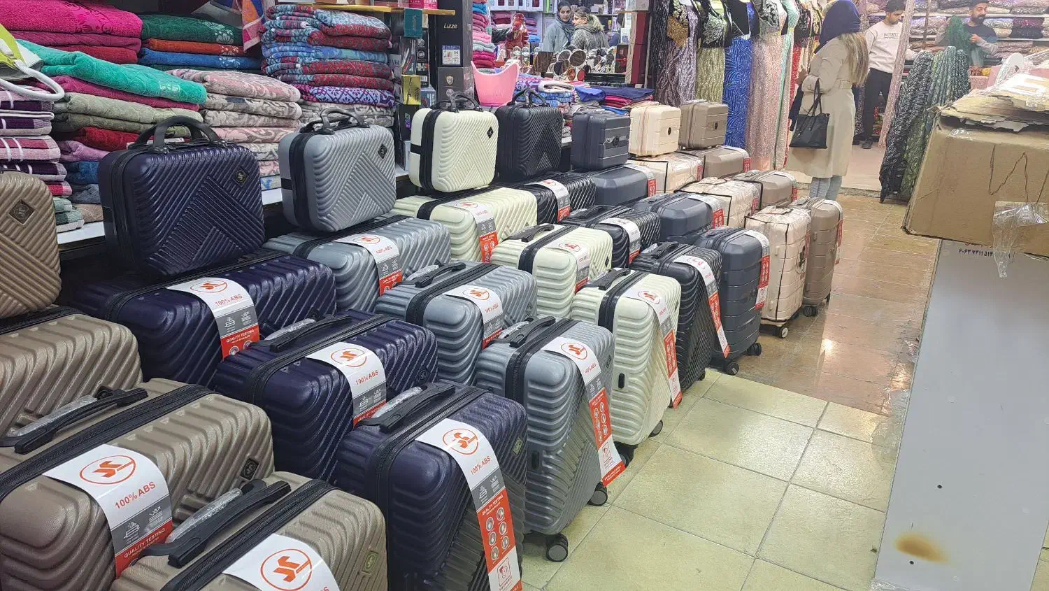 فروش ویژه چمدان|کیف، کفش، کمربند|سنندج, |دیوار