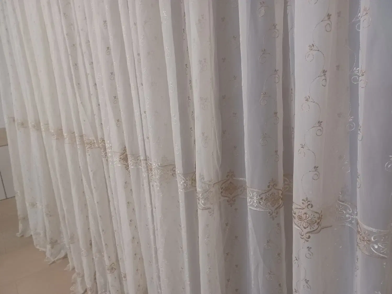 پرده کرم|پرده، رانر، رومیزی|گلبهار, شهر جدید گلبهار|دیوار