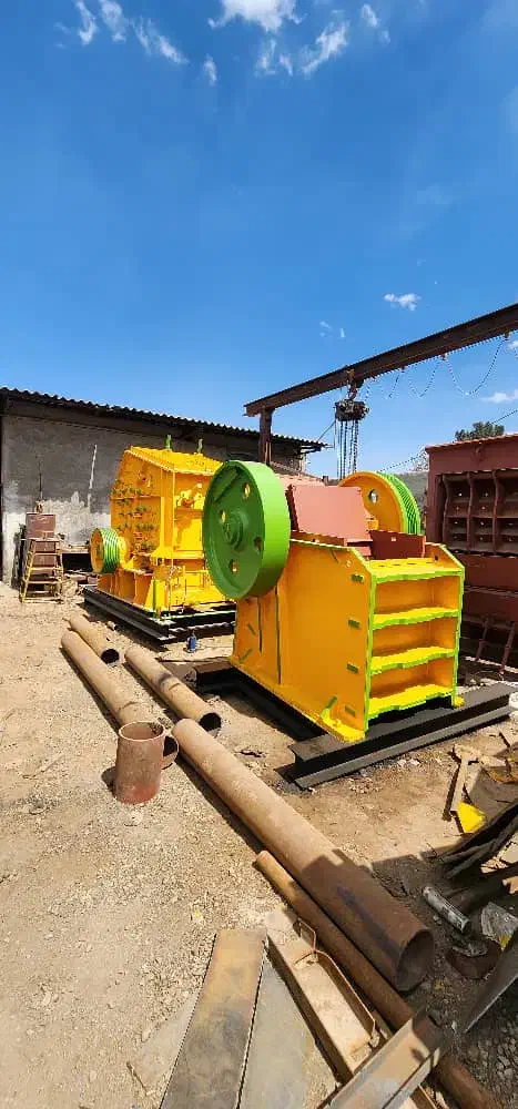 سنگ شکن فک ۵۵×۸۰ و Hs10 اماده بارگیری میباشد|ماشینآلات صنعتی|تهران, سلیمانی|دیوار