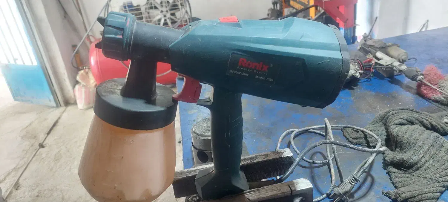 پیستوله برقی|ابزارآلات|پیر بکران, |دیوار