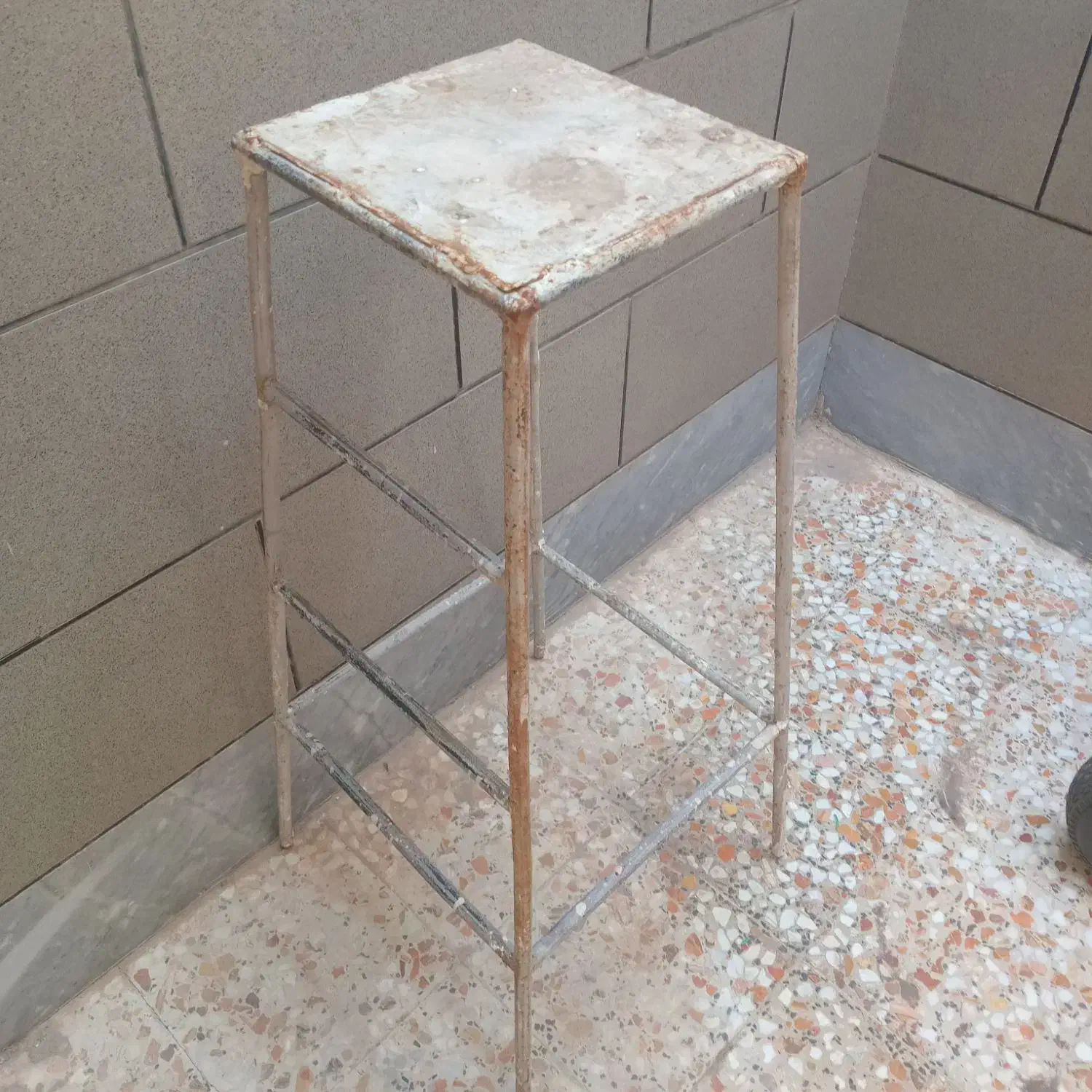 چهار پایه اهنی|مبلمان خانگی و میز عسلی|اهواز, کوی فاطمیه|دیوار