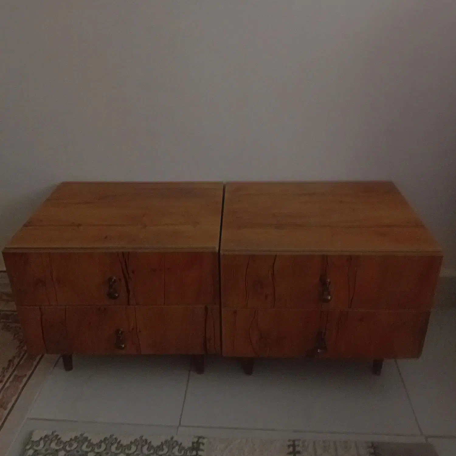 تخت نو به همراه خوشخواب و دو عدد پاتختی|تخت و سرویس خواب|تربتحیدریه, شهرک ولیعصر|دیوار