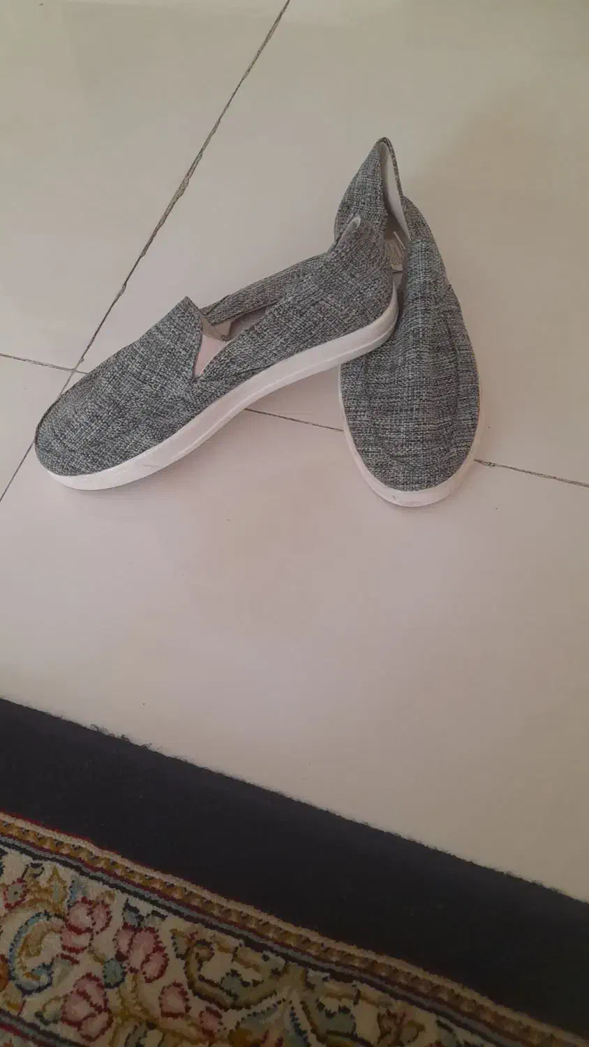 کفش اسپرت خارجی|کیف، کفش، کمربند|مشهد, حسابی جنوبی (شهرک غرب)|دیوار