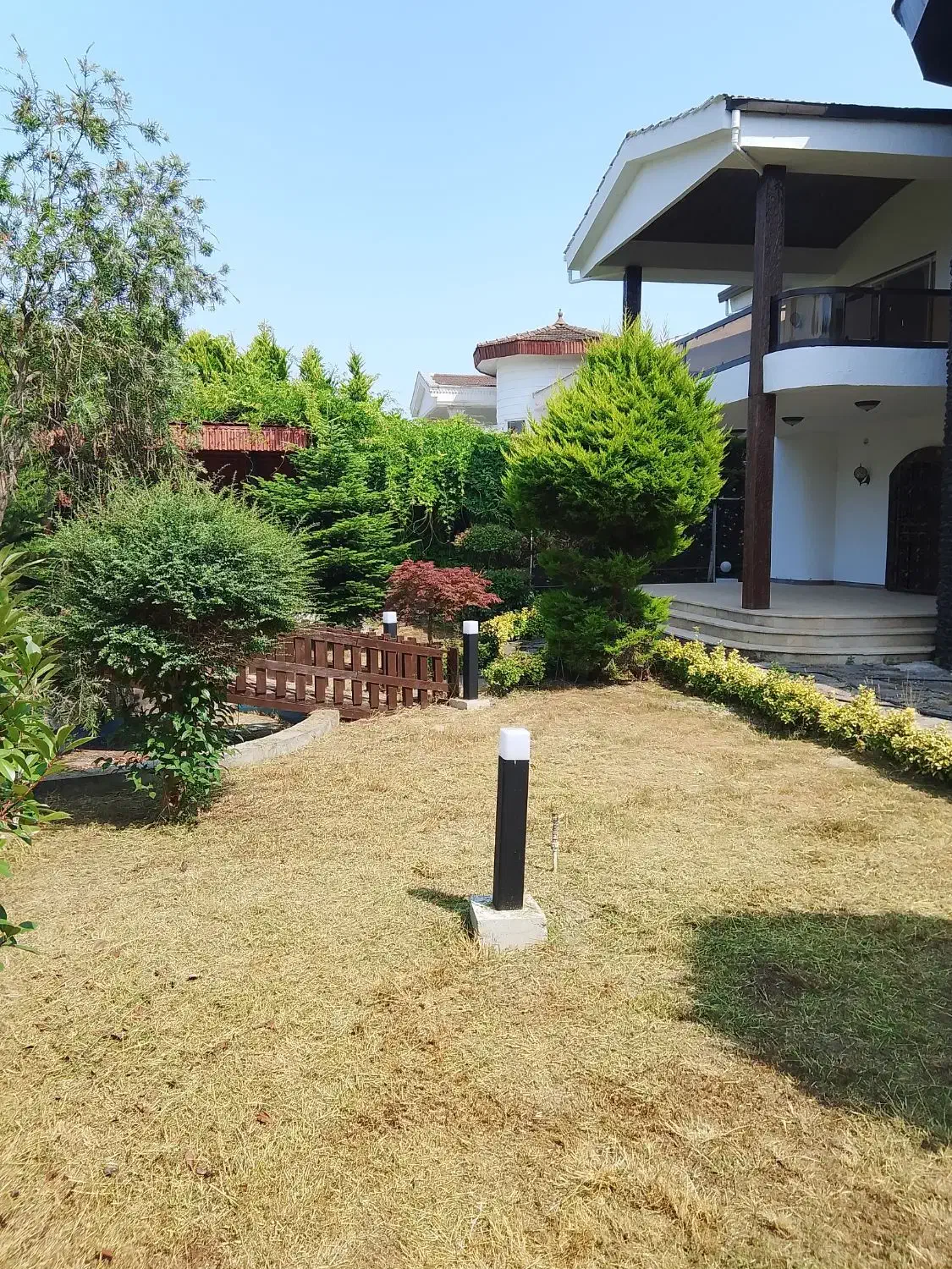 نگهداری و طراحی و اجرا فضای سبزـخدمات باغبانی|خدمات باغبانی و درختکاری|فریدون‌کنار, |دیوار