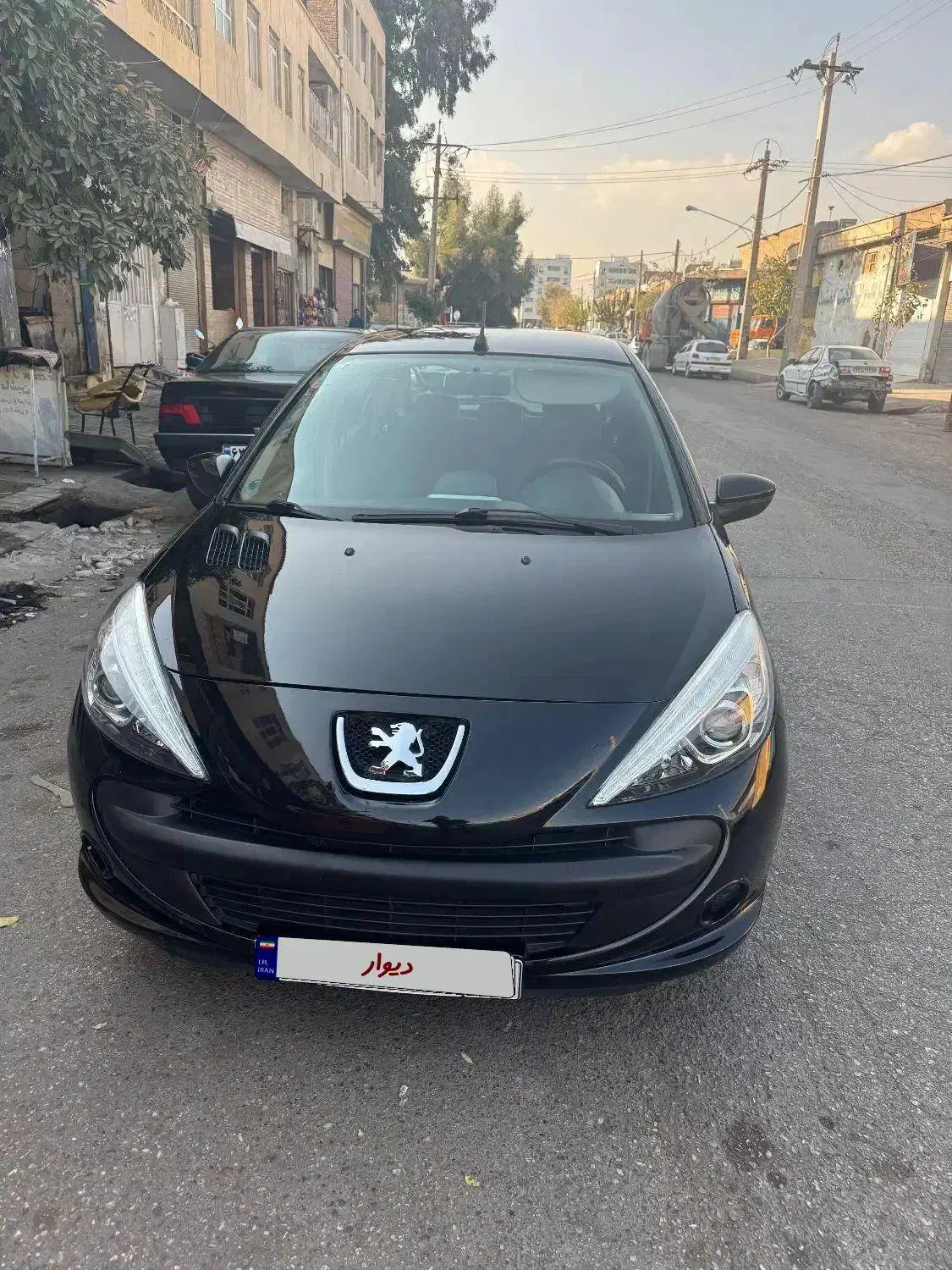 207 سقف فلز ۱۴۰۲|خودرو سواری و وانت|شیراز, میرزاکوچک خان|دیوار