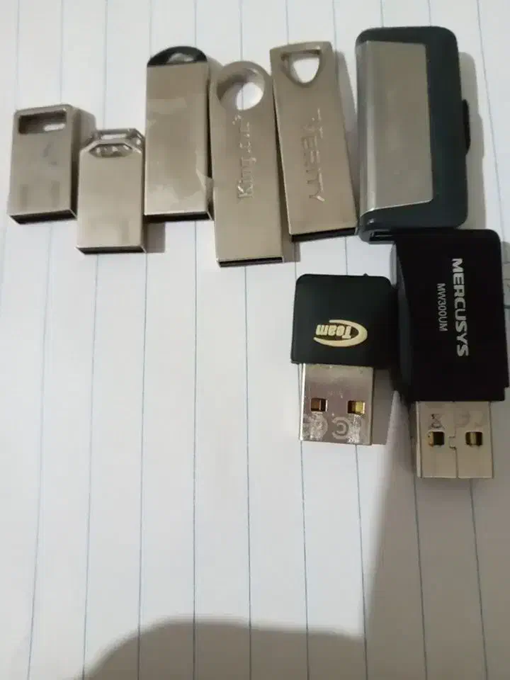 8عدد فلش|لوازم جانبی موبایل و تبلت|پاکدشت, پاکدشت (مامازند)|دیوار