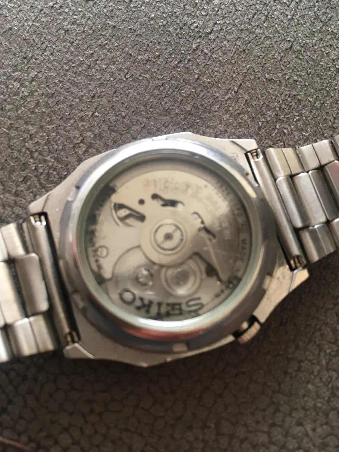 ساعت سیکوپنج|ساعت|فردیس, شهرک وحدت|دیوار