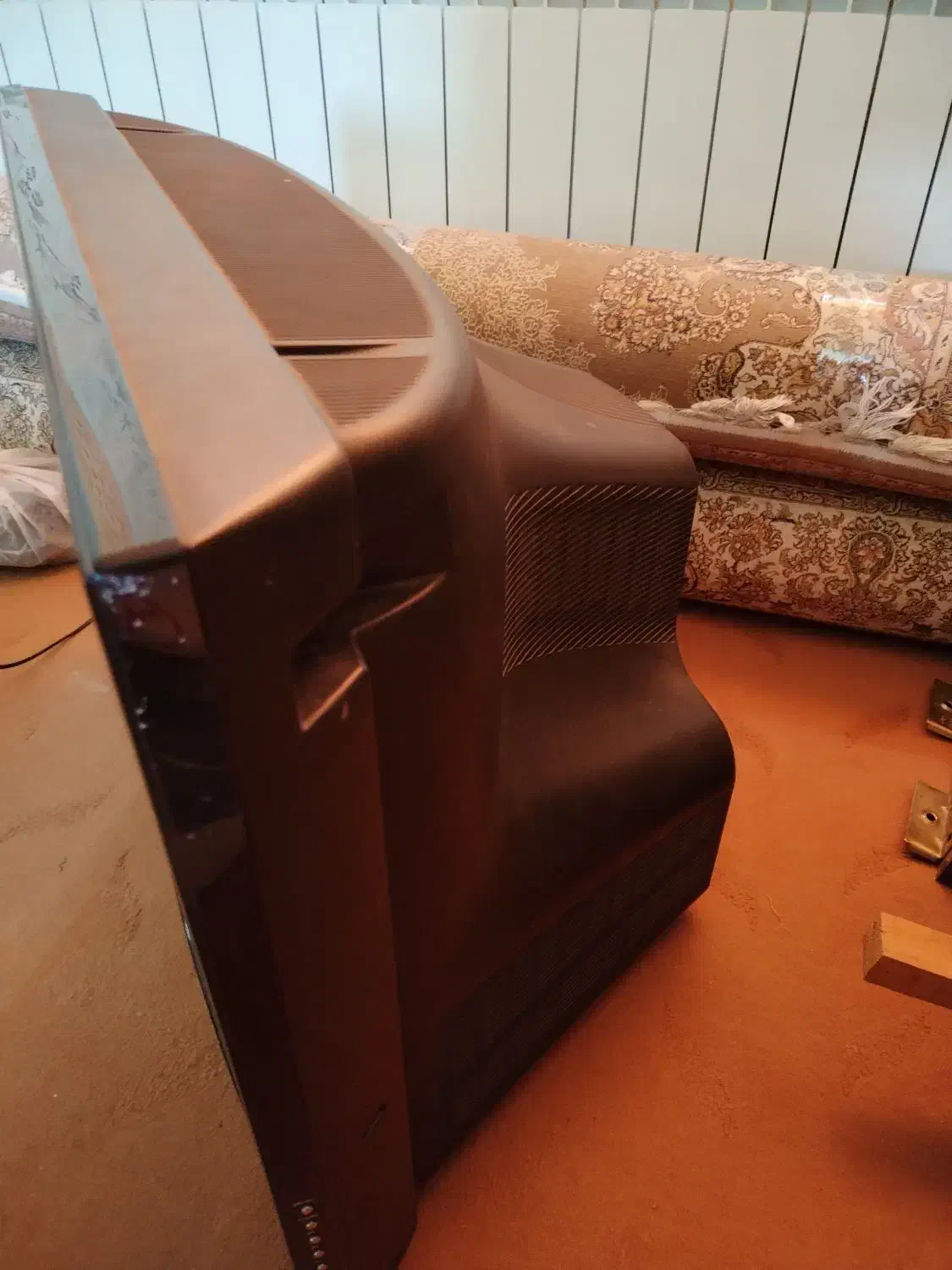 تلوزیون 29 اینچ صنام نو|تلویزیون و پروژکتور|صدرا-فارس, فاز ۲|دیوار