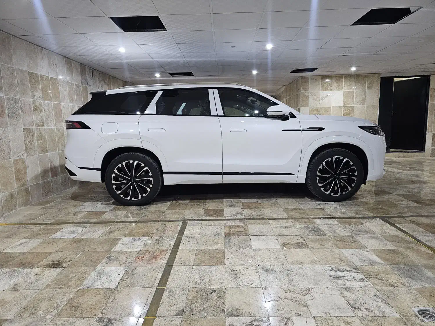 لوکانو L8 صفرکیلومتر مدارک کامل|خودرو سواری و وانت|شیراز, کلاهدوز|دیوار