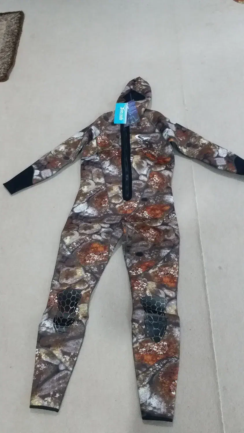 وتسوت لباس غواصی|غواصی و ورزشهای آبی|بندر گناوه, |دیوار