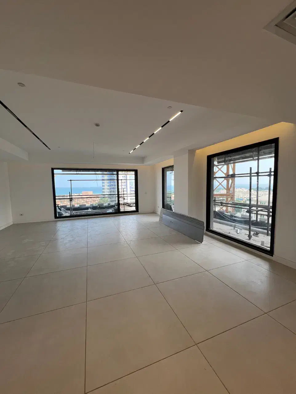 برج نارگون ۲۳۵متر ۳خواب ویو دریا/منطقه مرجان|پیش‌فروش املاک|کیش, |دیوار