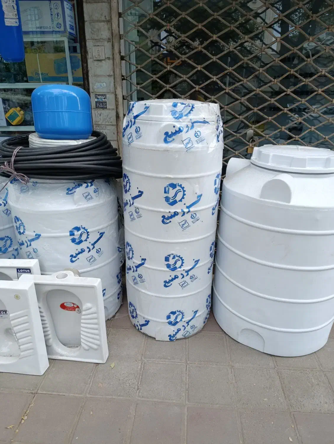 مخزن آب .پمپ آب|مصالح و تجهیزات ساختمان|رشت, توشیبا|دیوار