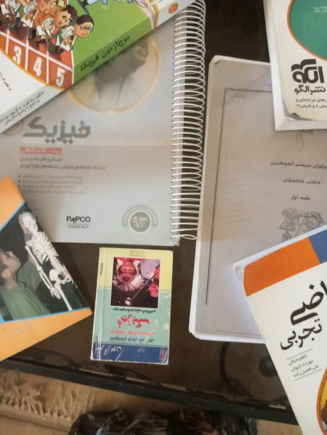 تعدادی کتاب کمکی پیش دانشگاهی|فعالیت داوطلبانه|شیراز, باغشهر قصر سبز|دیوار