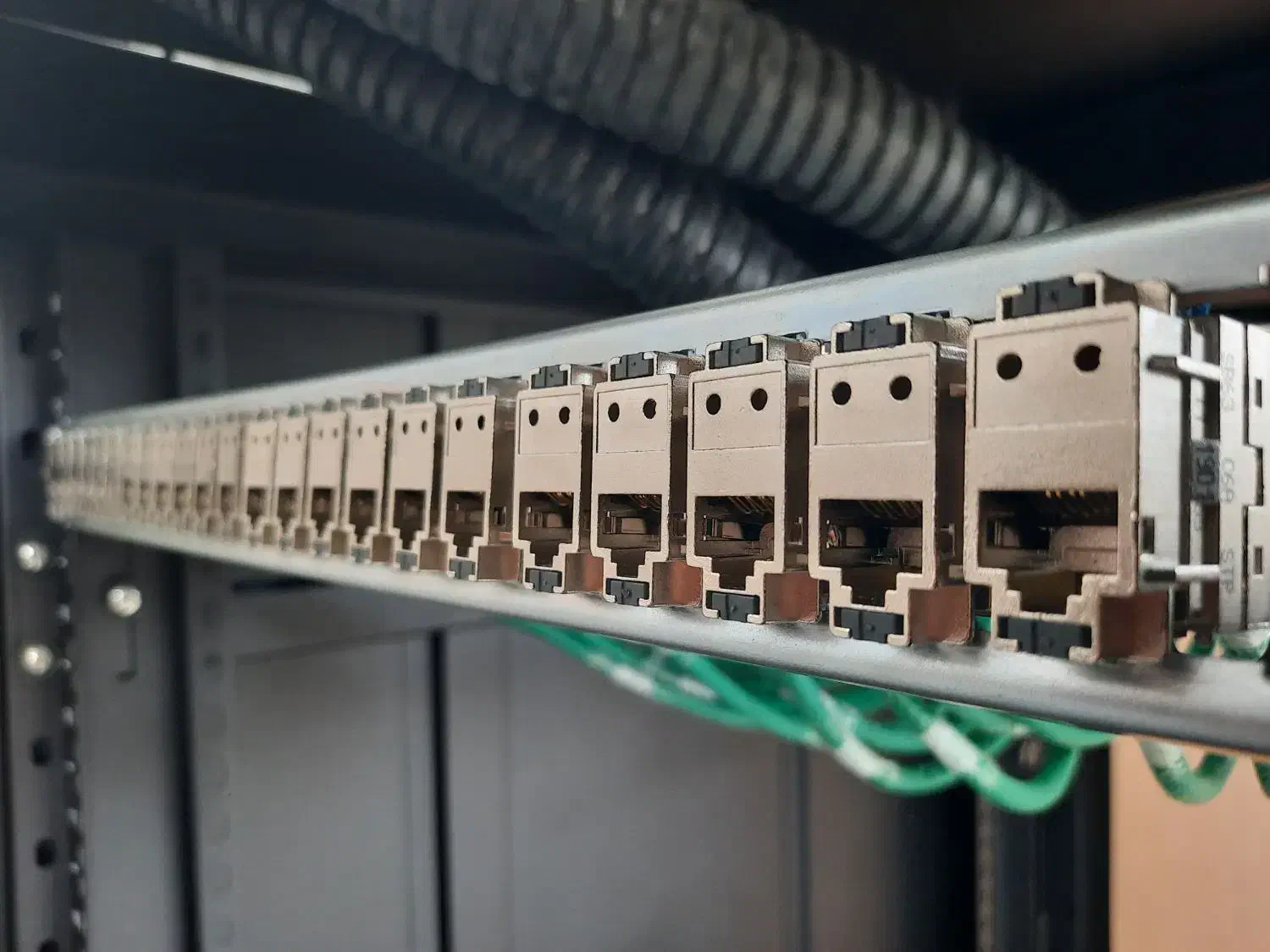 نیرو جهت نصب و راه اندازی سیستمهای حفاظتی|استخدام صنعتی، فنی، مهندسی|یزد, |دیوار