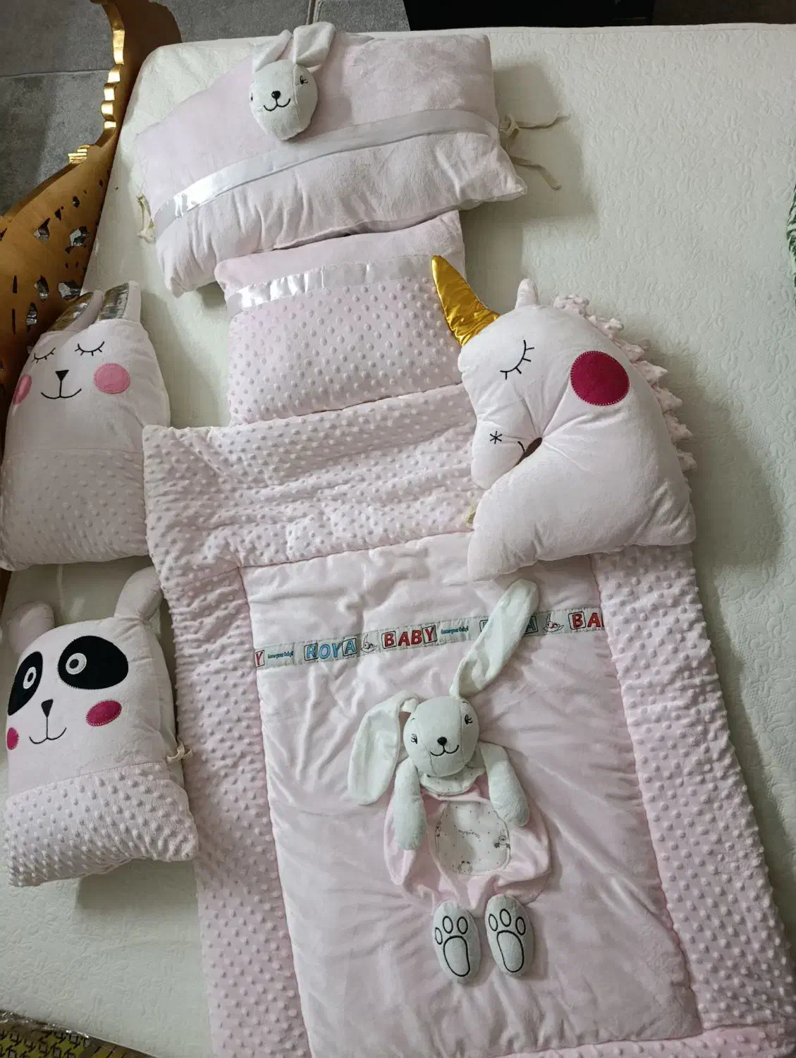 رو تختی دخترونه بسیار زیبا و شکیل|سرویس روتختی|همدان, |دیوار