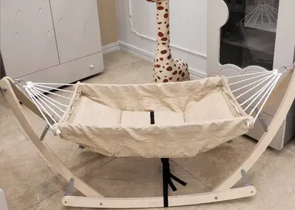 گهواره چوبی|تخت و صندلی بچه|قدس, شهر‌قدس|دیوار