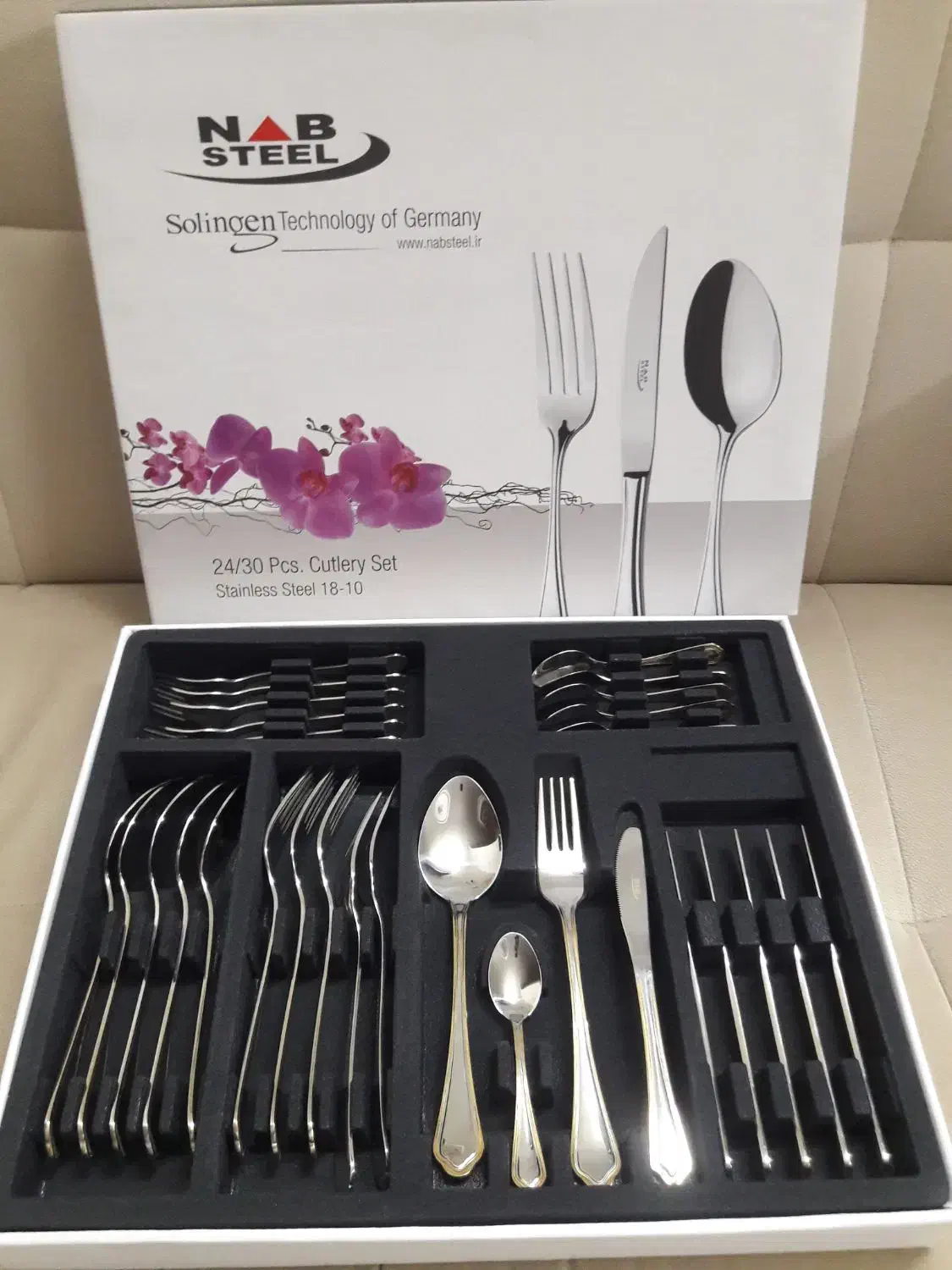 سرویس قاشق چنگال ۶ نفره ونیز دور طلایی ناب استیل|ظروف سرو و پذیرایی|قم, شهرک قدس|دیوار