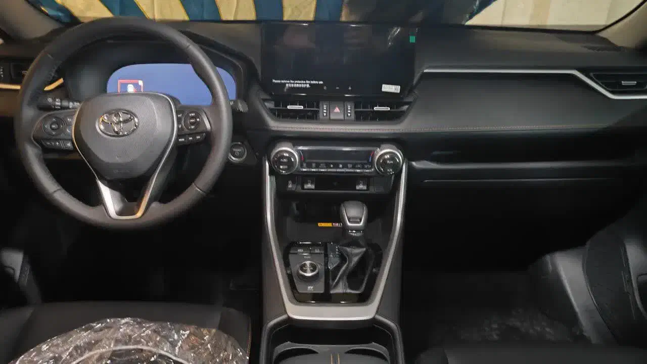 تویوتا راوفور ۲۰۲۵ هیبرید 2/5 لیتر دو دیفرانسیل|خودرو سواری و وانت|تهران, اقدسیه|دیوار