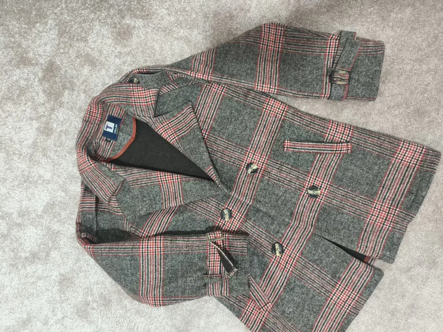 پالتو و کت و بارونی|لباس|چالوس, |دیوار