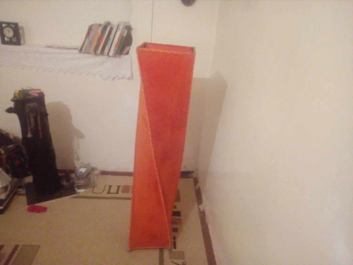 اباژور ایستاده|چراغ خواب و آباژور|بروجرد, |دیوار