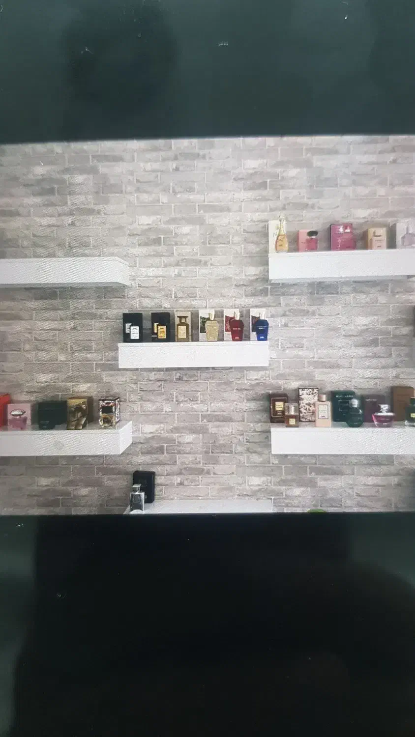 استخدام  شاگرد مغازه عطر فروشی|استخدام خدمات فروشگاه و رستوران|شیراز, هفت تنان|دیوار