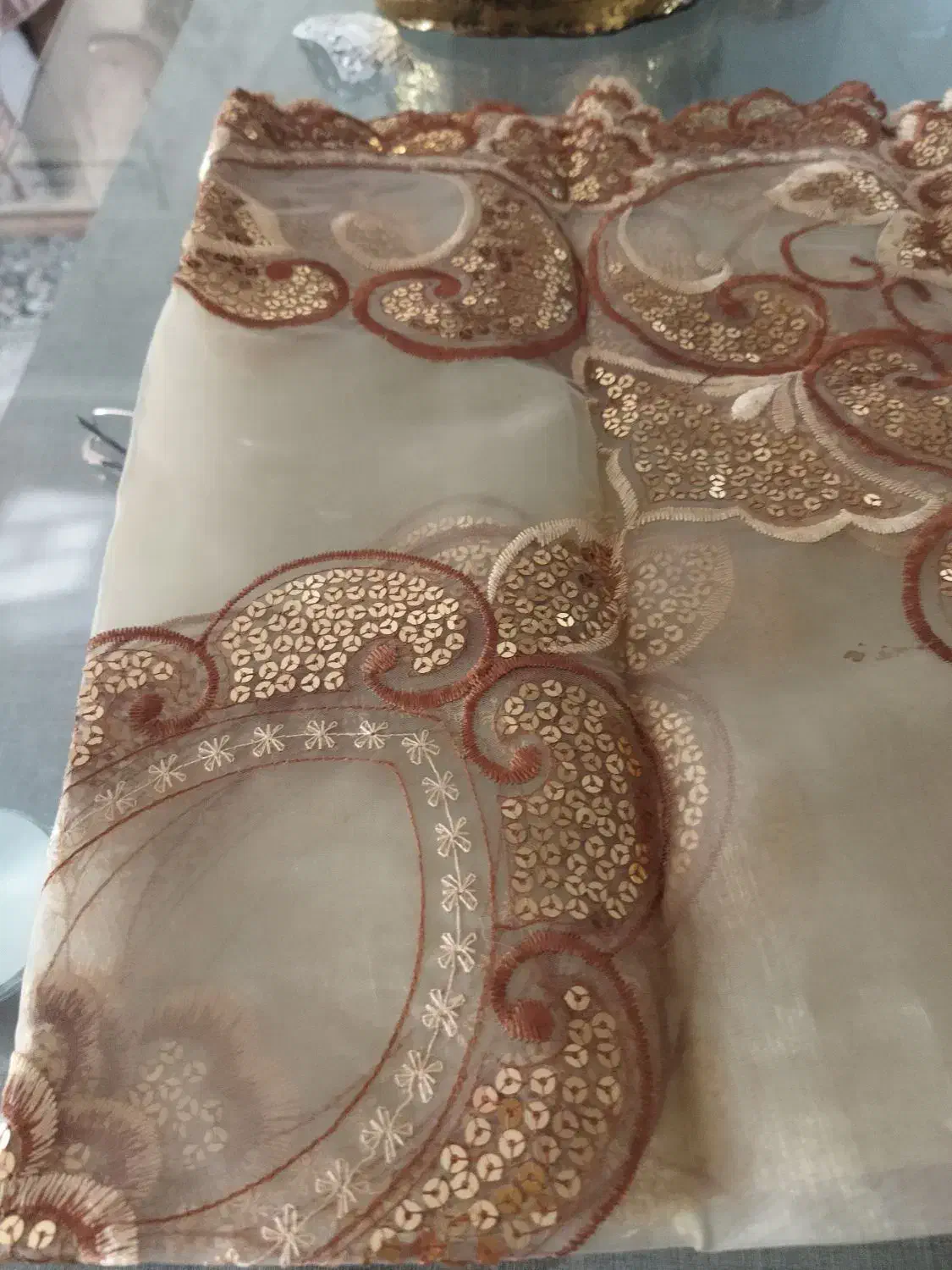 میز خاطره درحد نو|میز و صندلی غذاخوری|گلبهار, شهر جدید گلبهار|دیوار