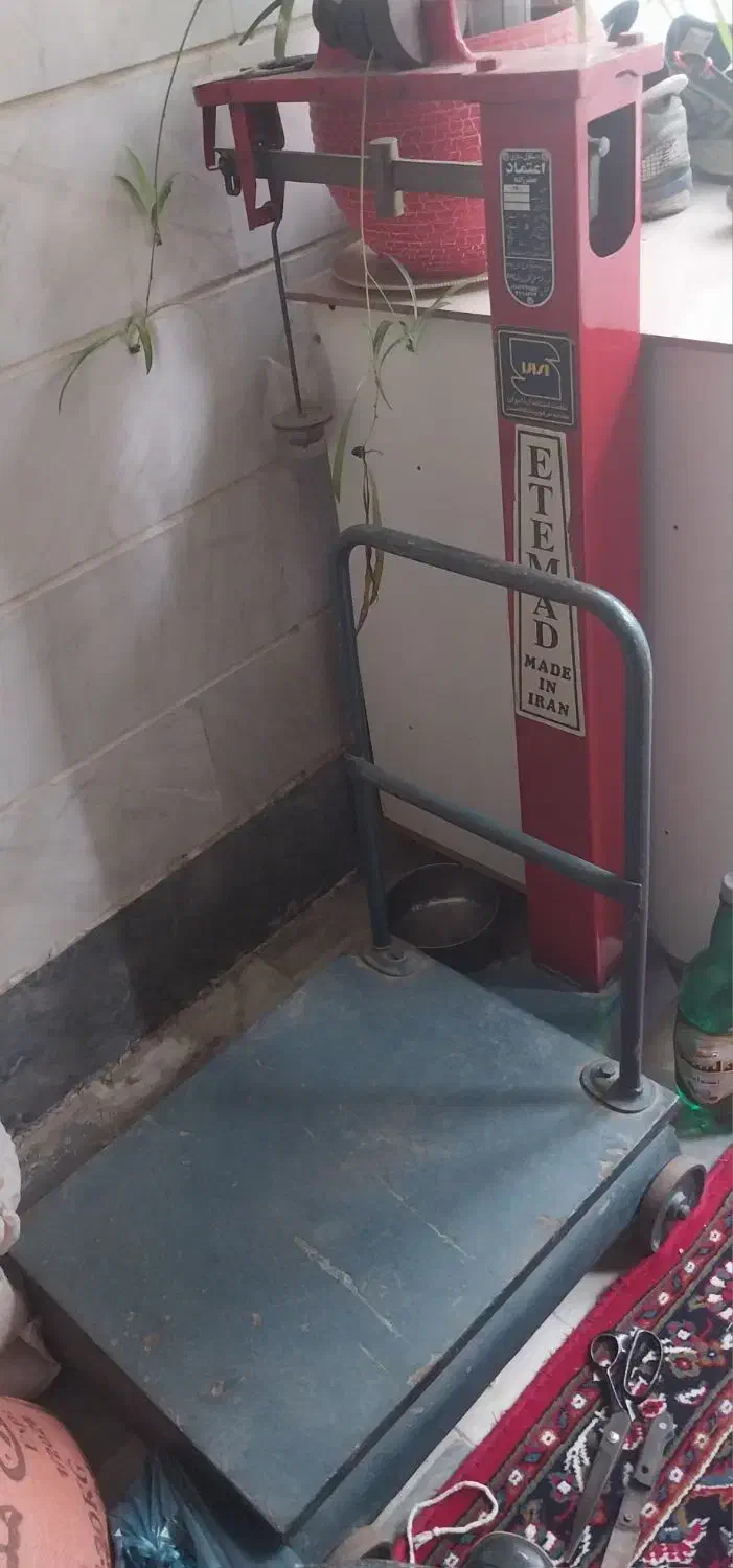 باسکول ۲۰۰ کیلویی|فروشگاه و مغازه|قرچک, ولی آباد|دیوار