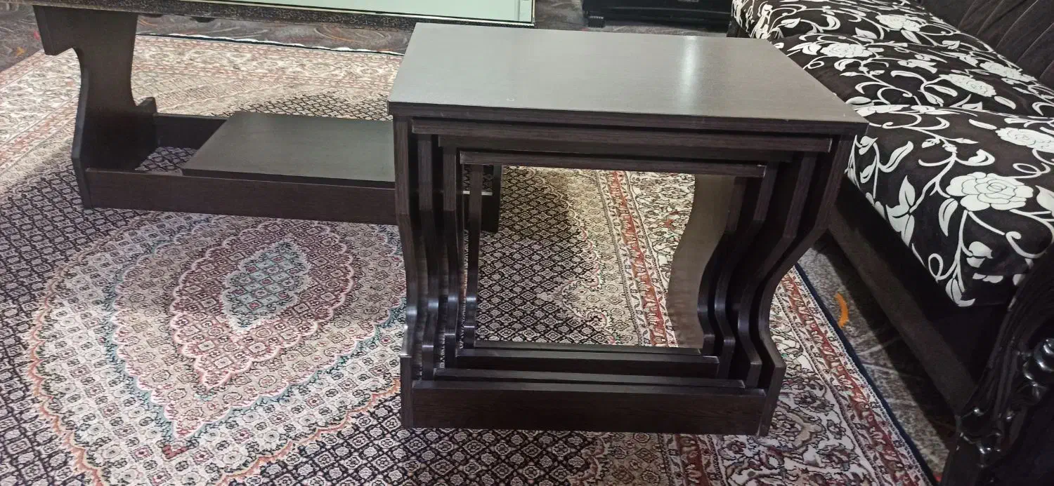 مبلمان هفت نفره به همراه جلو مبلی و میز عسلی|مبلمان خانگی و میز عسلی|هشتگرد, هشتگرد قدیم|دیوار