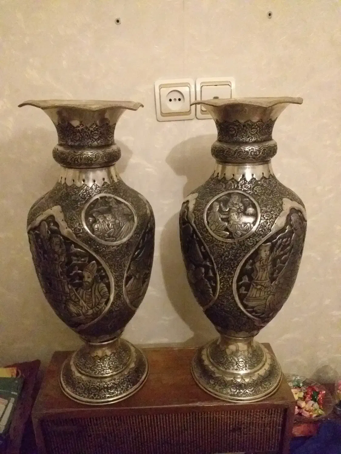 گلدان مسی قلمزنی|کلکسیون اشیاء عتیقه|تهران, قلهک|دیوار