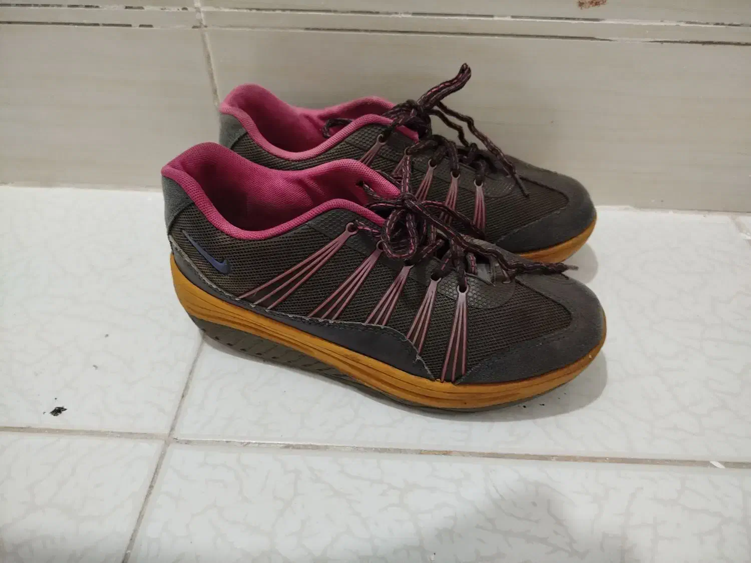 کتونی جنس عالی لژ دار|کیف، کفش، کمربند|بیرجند, |دیوار