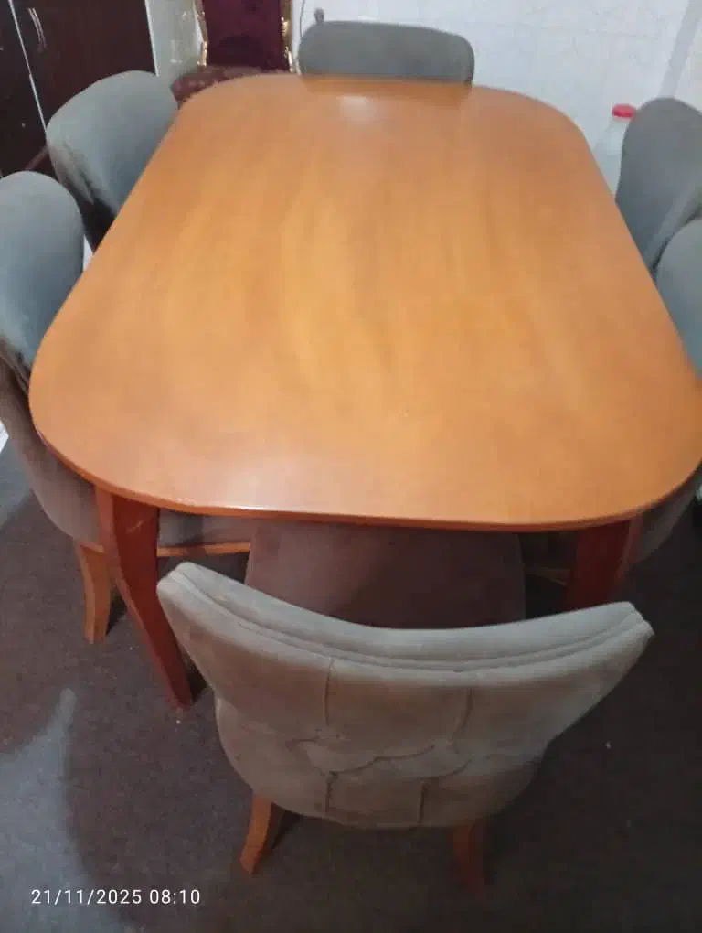 ناهار خوری خیلی تمیز و شیک|میز و صندلی غذاخوری|فولادشهر, C5|دیوار