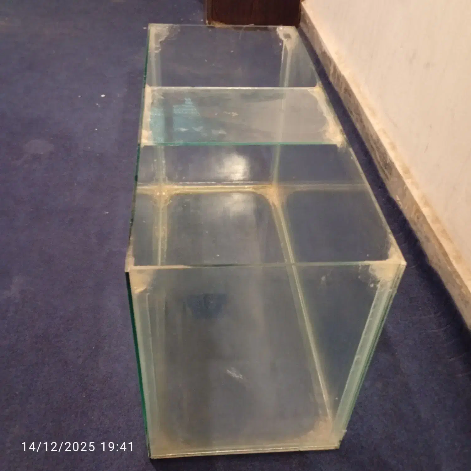 یک عدد آکواریوم شیشه‌ای|ماهی|ملایر, |دیوار